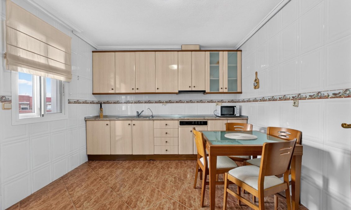 Revânzare - Apartament -
Torrevieja