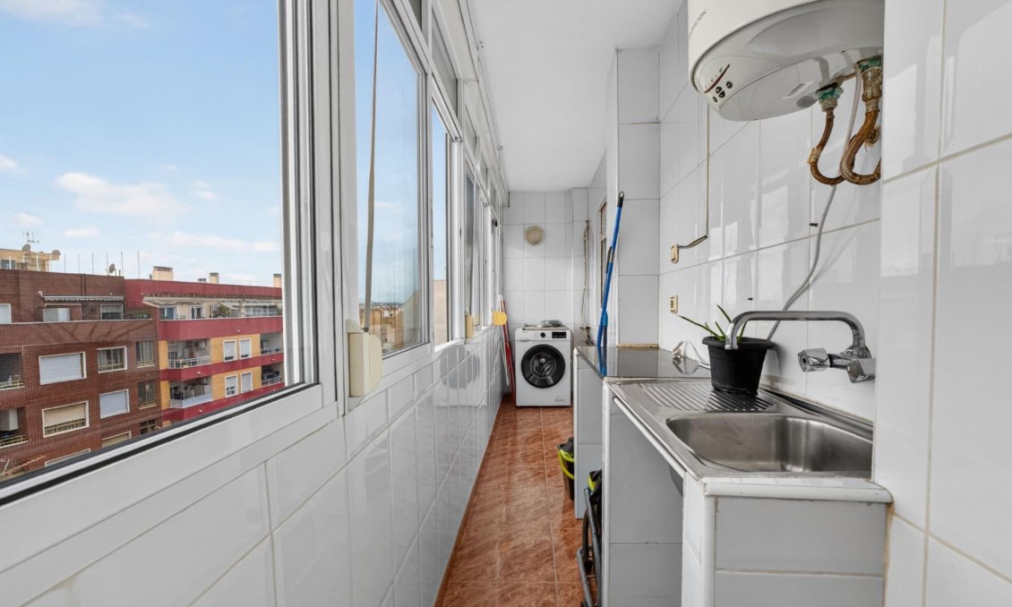 Revânzare - Apartament -
Torrevieja