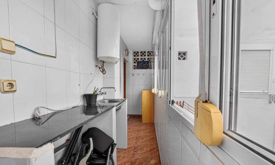 Revânzare - Apartament -
Torrevieja