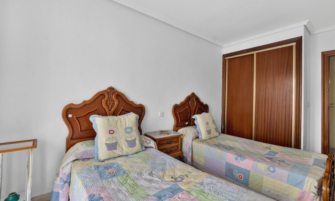 Revânzare - Apartament -
Torrevieja