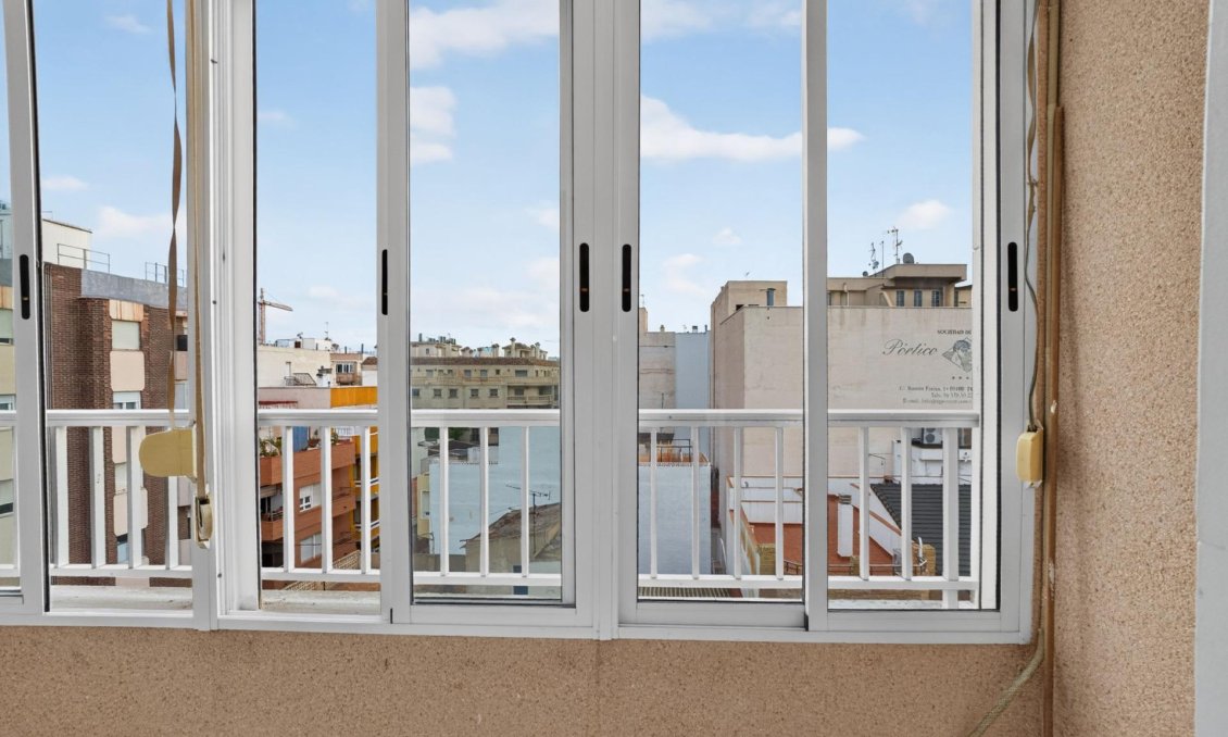 Revânzare - Apartament -
Torrevieja