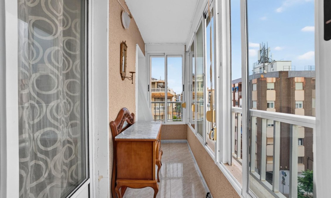 Revânzare - Apartament -
Torrevieja