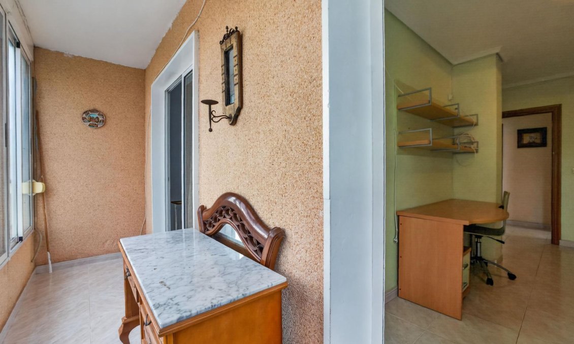 Revânzare - Apartament -
Torrevieja