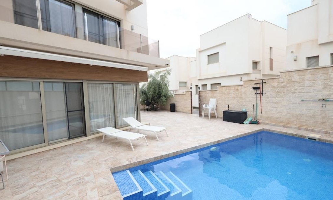 Revânzare - Vilă -
Orihuela Costa - Costa Blanca