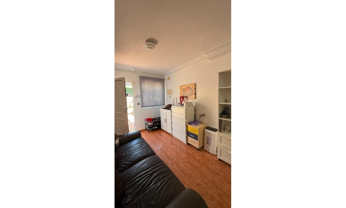 Resale - Bungalow -
Torrevieja - La Mata