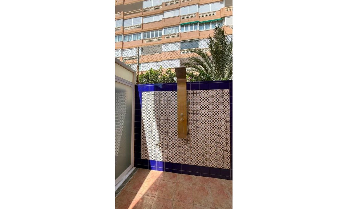 Resale - Bungalow -
Torrevieja - La Mata