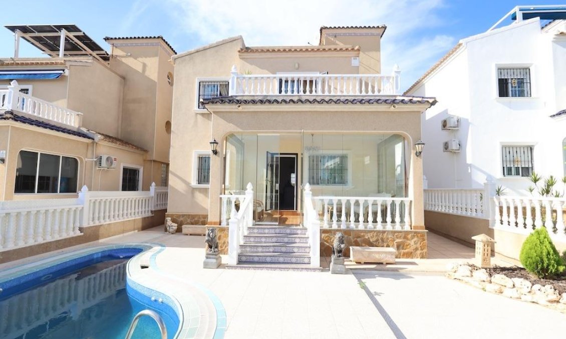 Revente - Villa -
Orihuela Costa - Costa Blanca