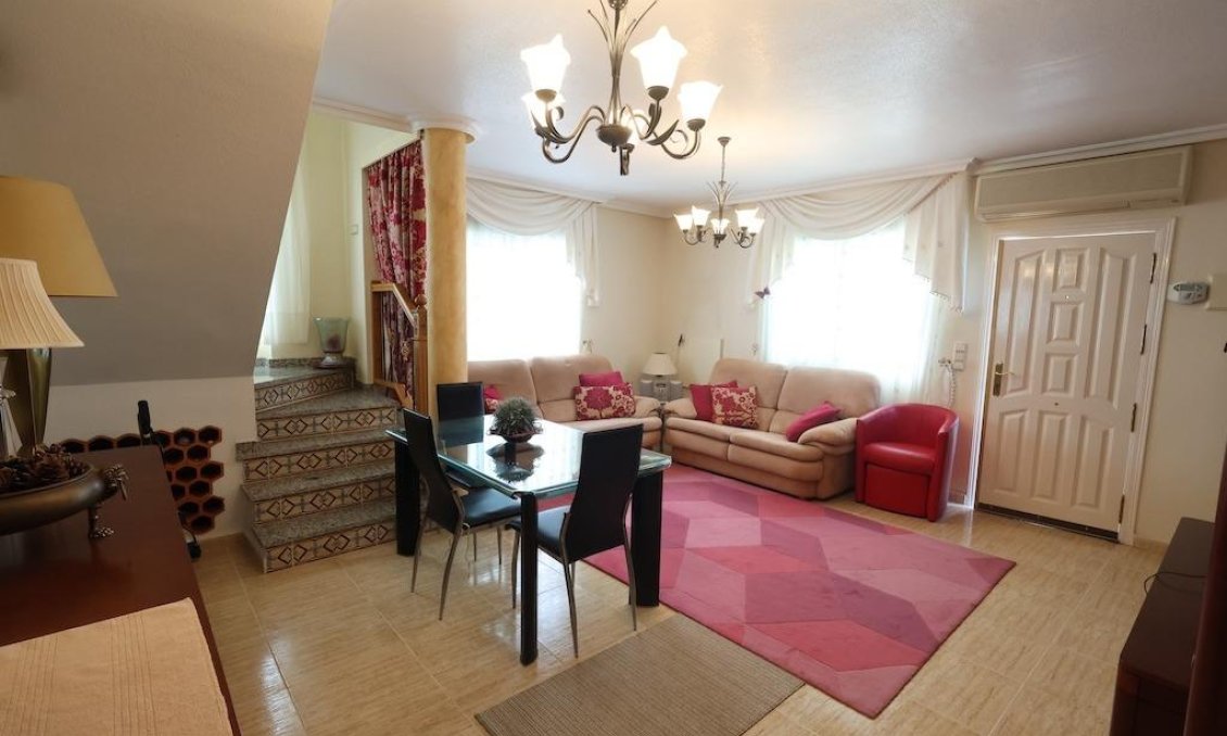 Revente - Villa -
Orihuela Costa - Costa Blanca