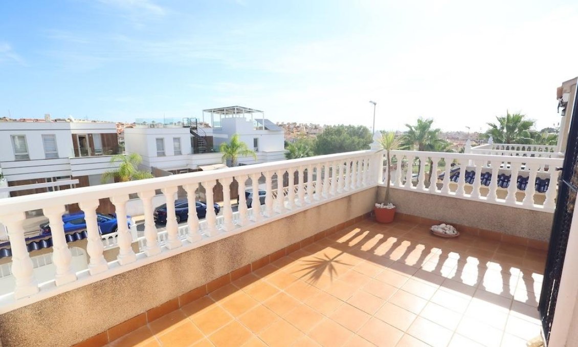 Revente - Villa -
Orihuela Costa - Costa Blanca