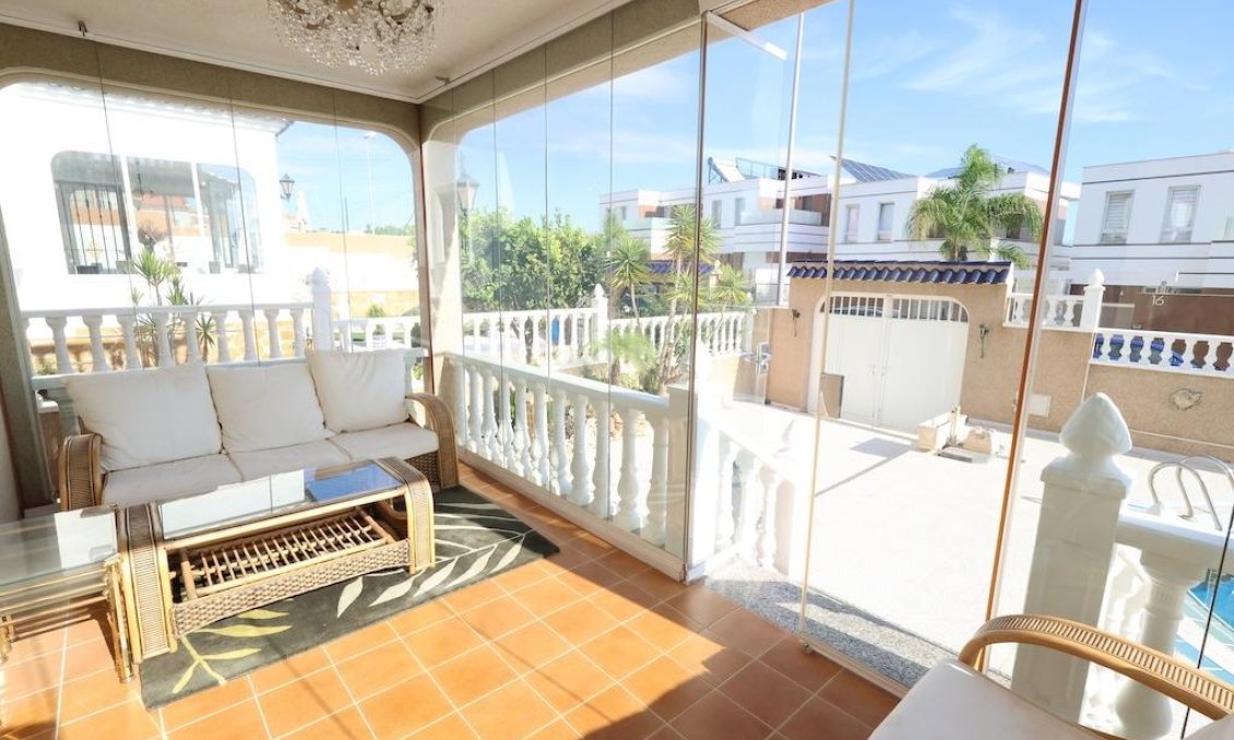 Revente - Villa -
Orihuela Costa - Costa Blanca
