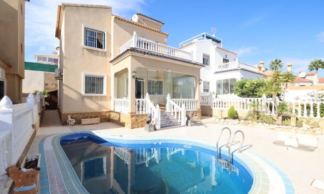 Revente - Villa -
Orihuela Costa - Costa Blanca