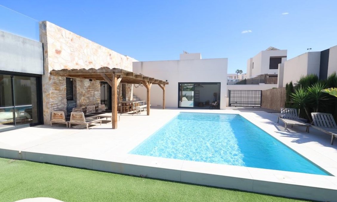 Segunda mano - Villa -
Algorfa - Inland