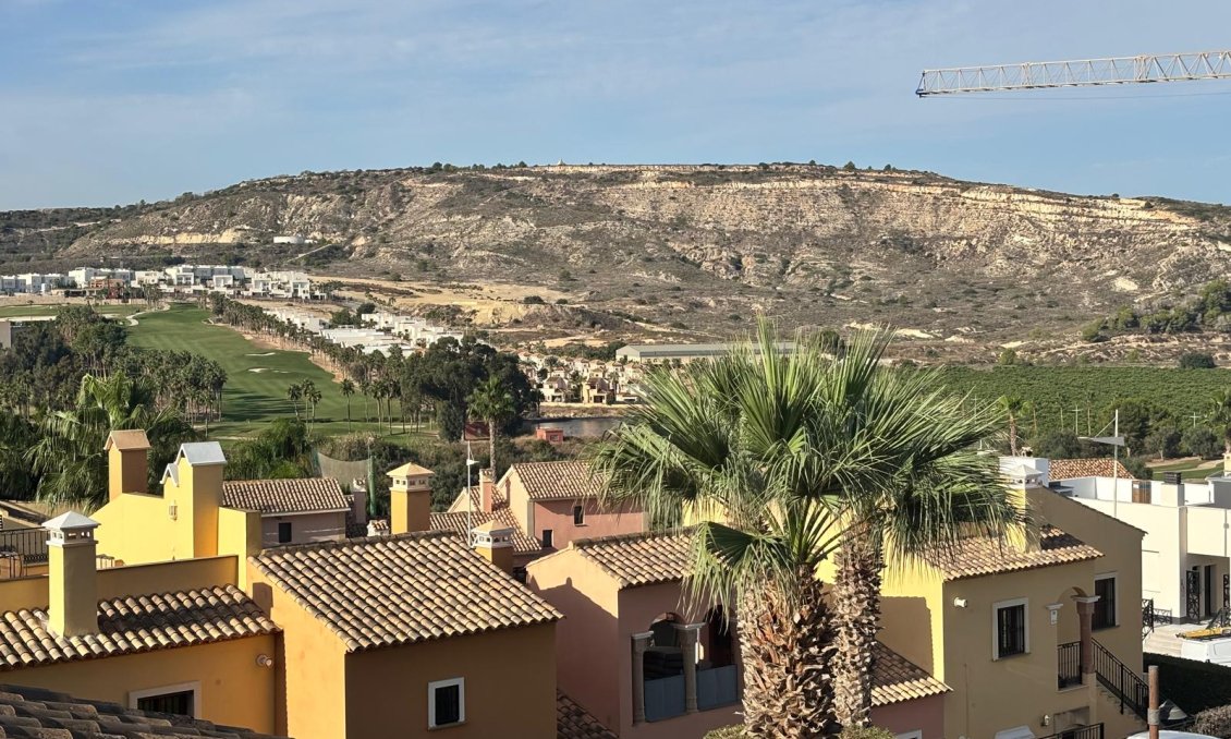 Revânzare - Apartament -
La Rellana