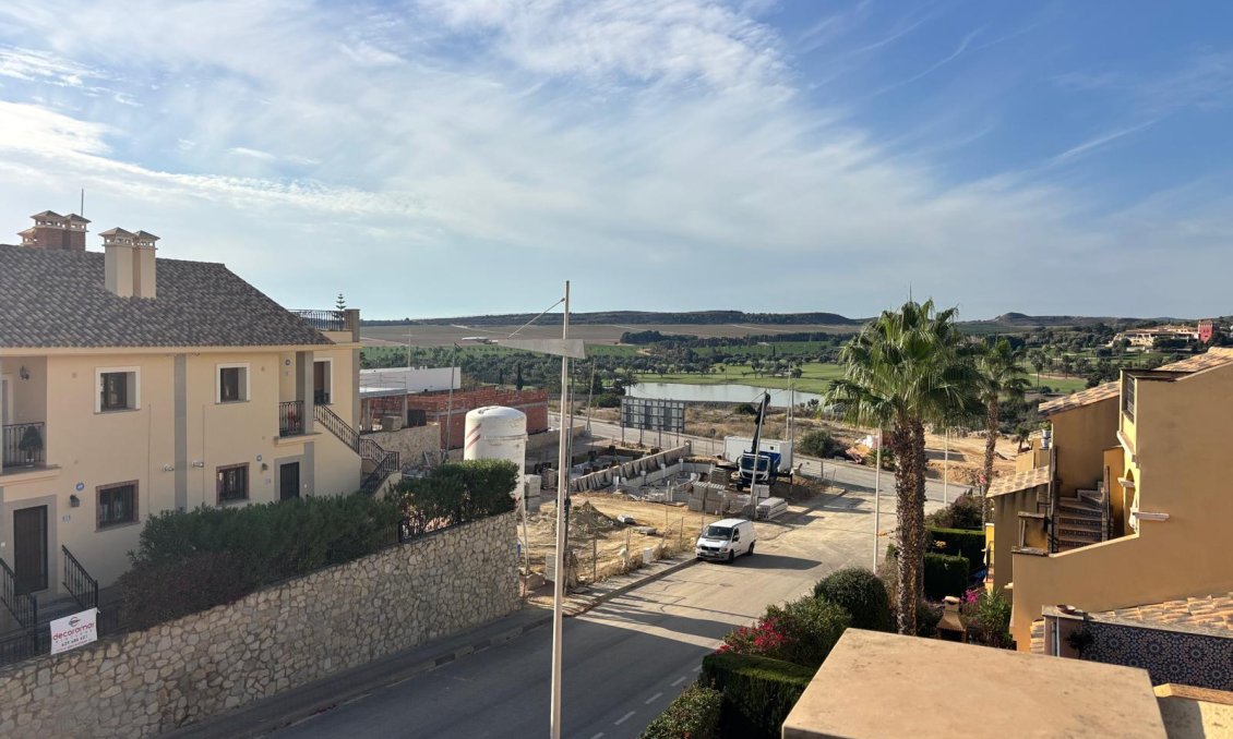 Revânzare - Apartament -
La Rellana