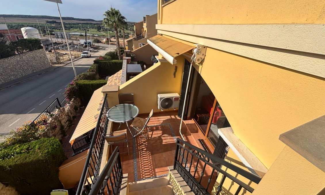 Revânzare - Apartament -
La Rellana