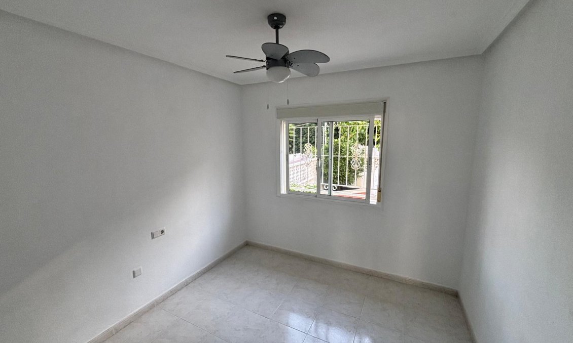Resale - Townhouse -
Urbanización Monteazul