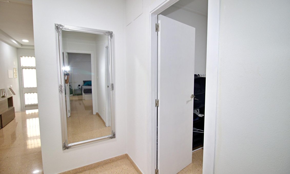 Wiederverkauf - Wohnung -
Elche - Plaza Madrid