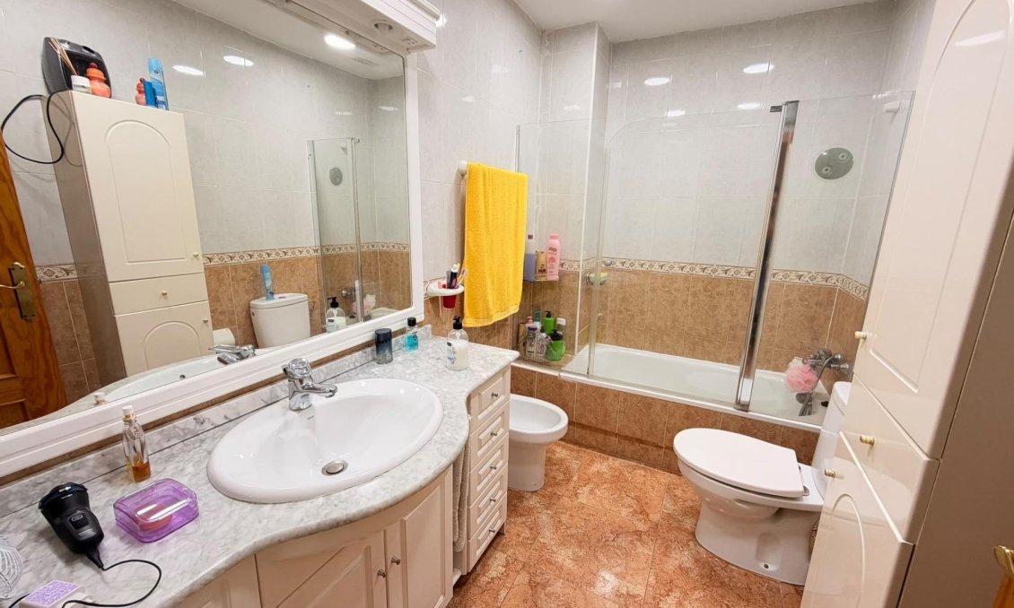 Wiederverkauf - Wohnung -
Torrevieja - Centro