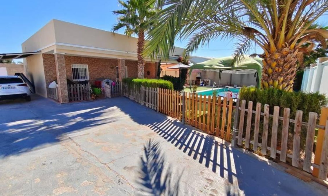 Wiederverkauf - Villa -
Torrevieja - Torreta Florida