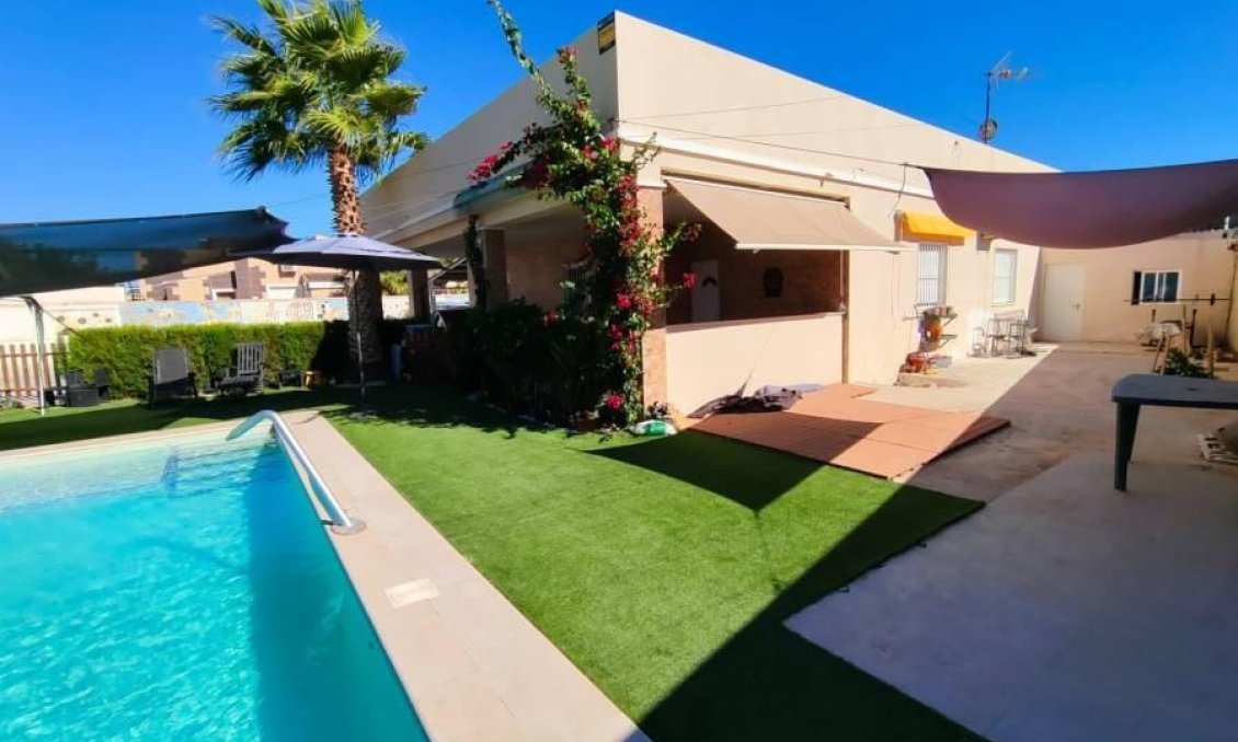 Wiederverkauf - Villa -
Torrevieja - Torreta Florida