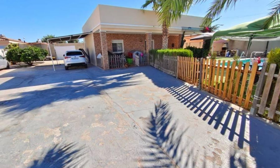 Wiederverkauf - Villa -
Torrevieja - Torreta Florida