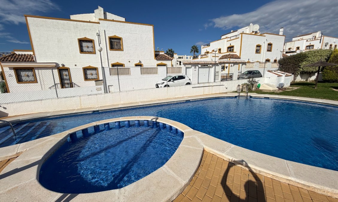 Segunda mano - Adosado -
Orihuela - Inland