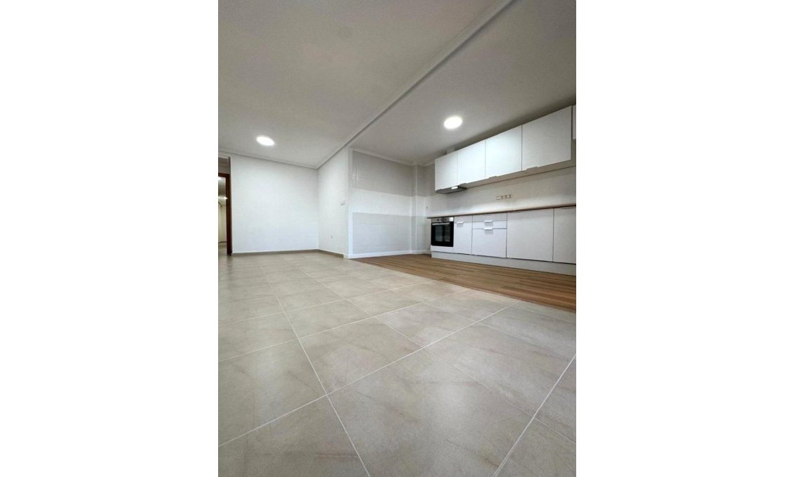 Wiederverkauf - Wohnung -
Torrevieja - Centro