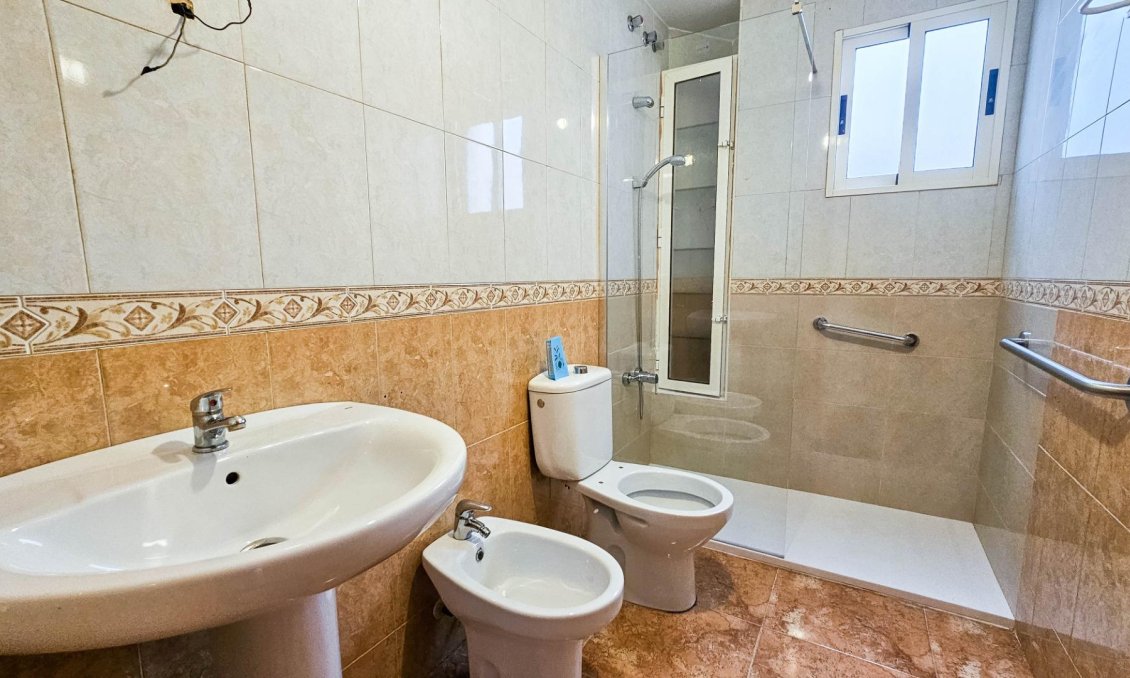 Wiederverkauf - Wohnung -
Torrevieja - Centro