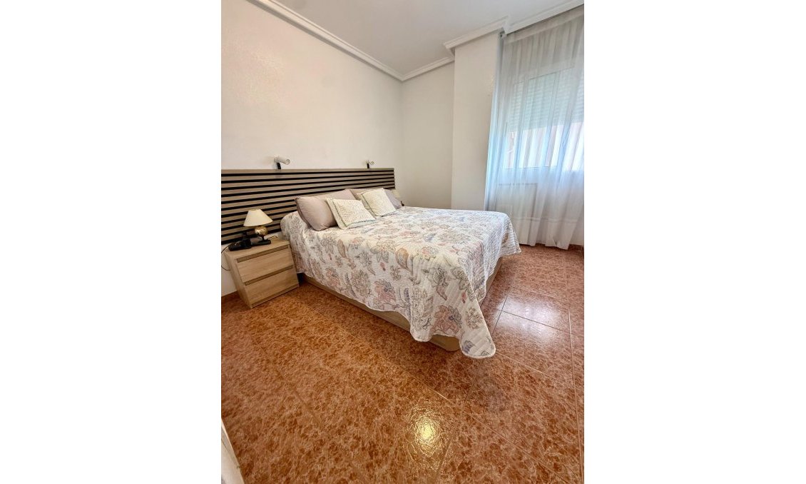 Wiederverkauf - Wohnung -
Torrevieja - PARQUE DE LAS NACIONES