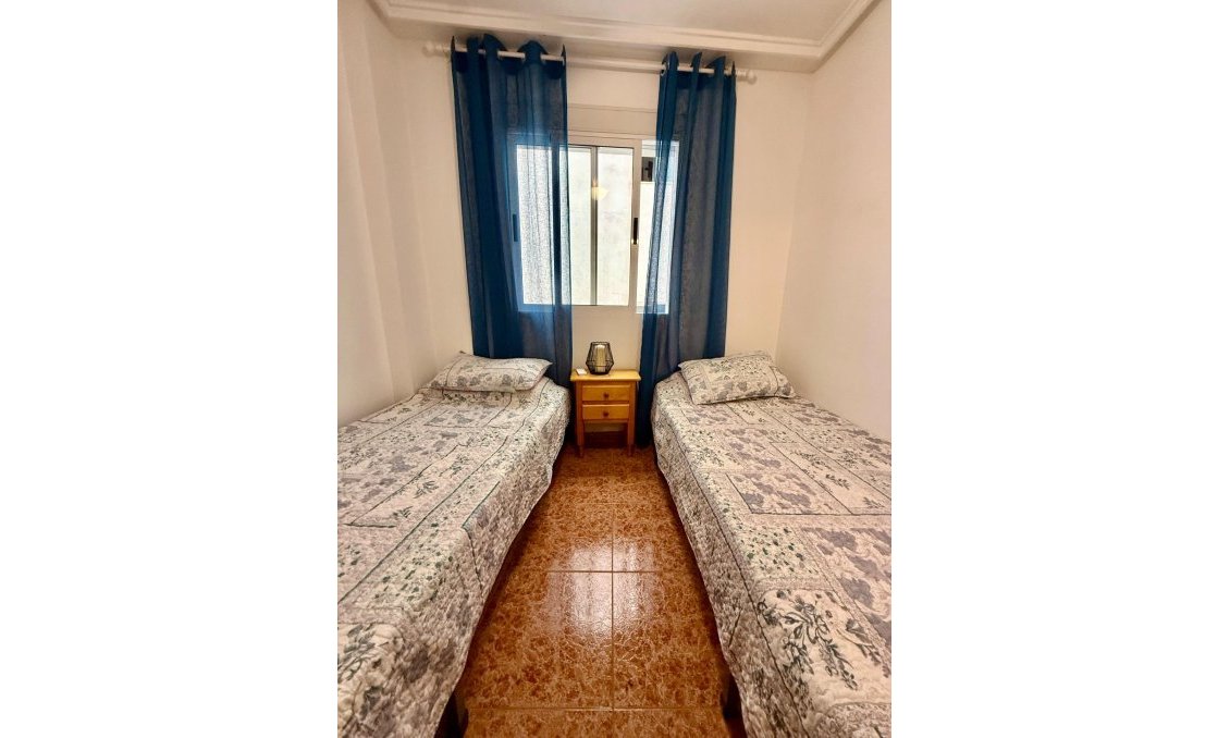 Wiederverkauf - Wohnung -
Torrevieja - PARQUE DE LAS NACIONES