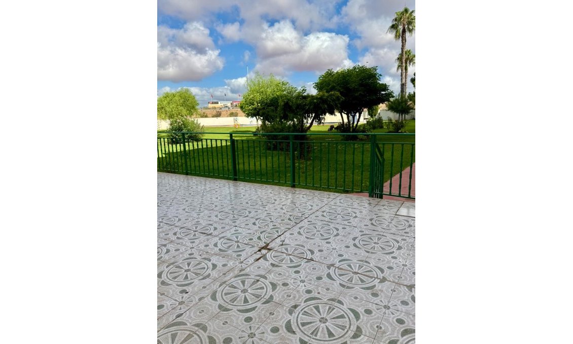 Wiederverkauf - Wohnung -
Torrevieja - PARQUE DE LAS NACIONES