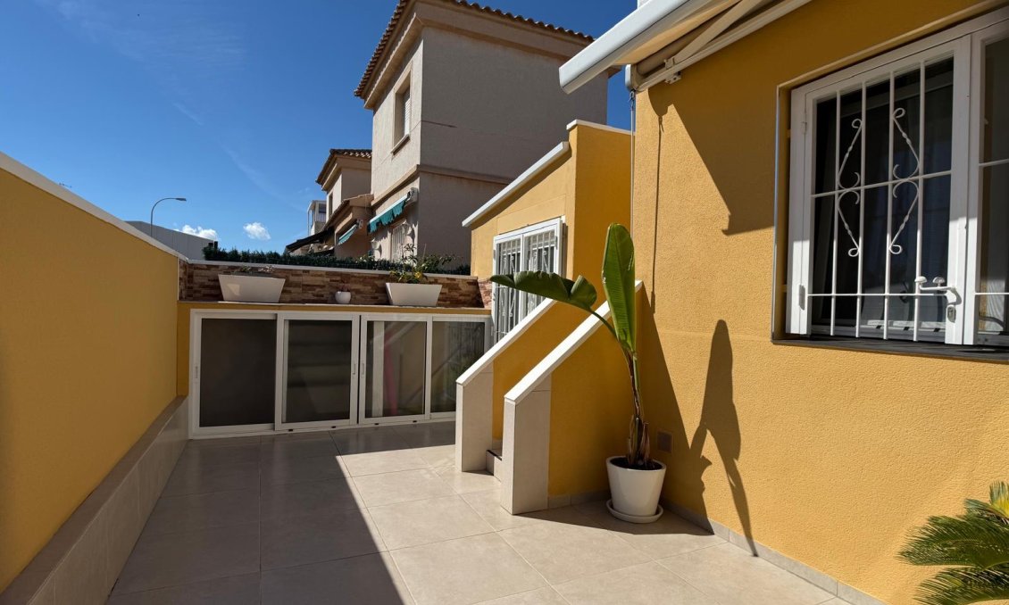 Revente - Villa -
Orihuela Costa - Costa Blanca