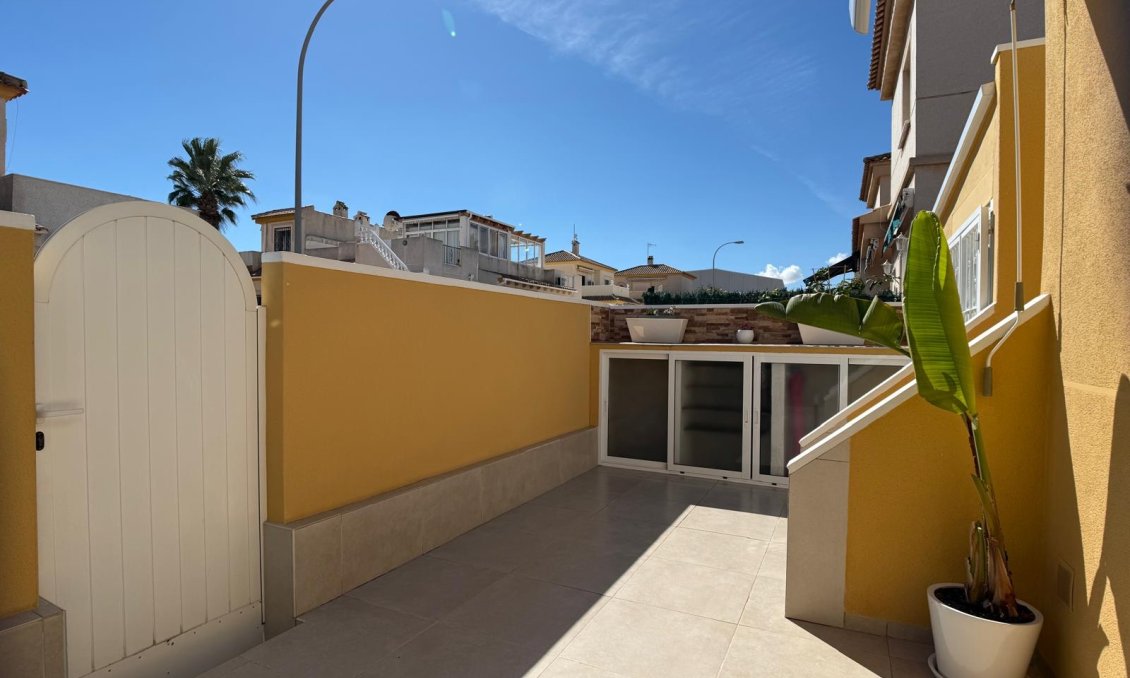 Revente - Villa -
Orihuela Costa - Costa Blanca