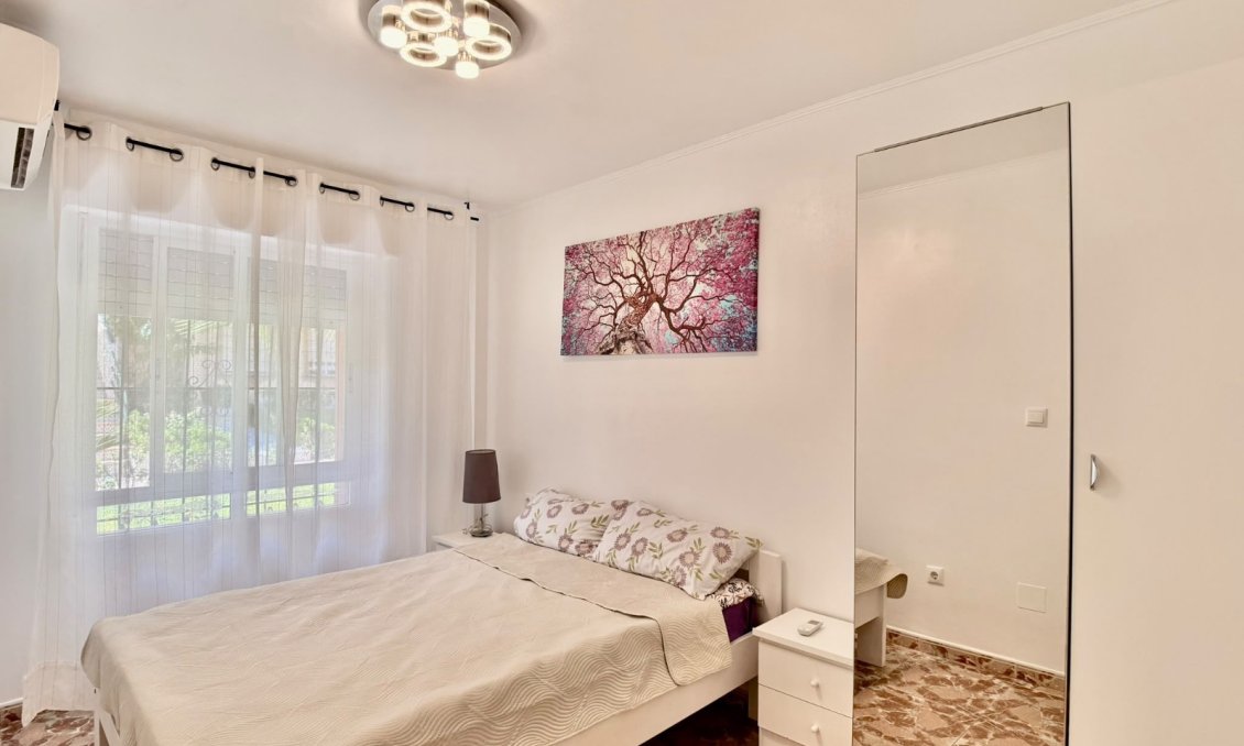Resale - Apartment -
Torrevieja - Costa Blanca