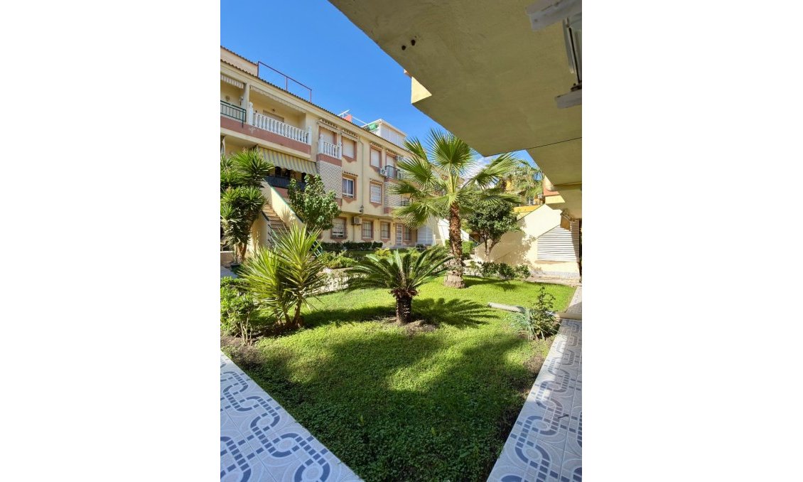 Resale - Apartment -
Torrevieja - Costa Blanca