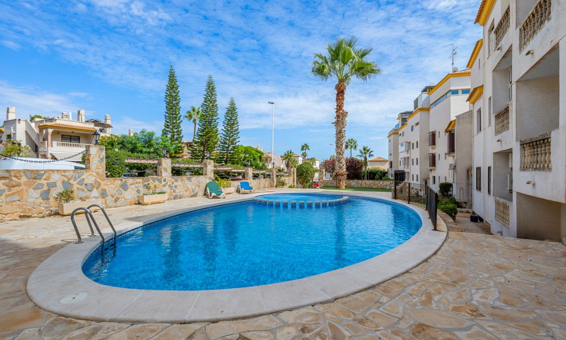 Segunda mano - Ático -
Dehesa de Campoamor - Costa Blanca