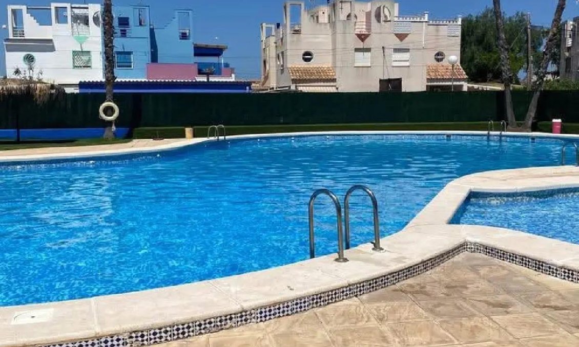 Revente - Maison de ville -
Torrevieja - Torretas