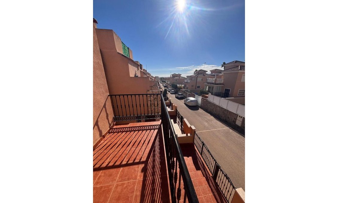 Használt Ingatlanok - Sorház -
Los Altos - Costa Blanca