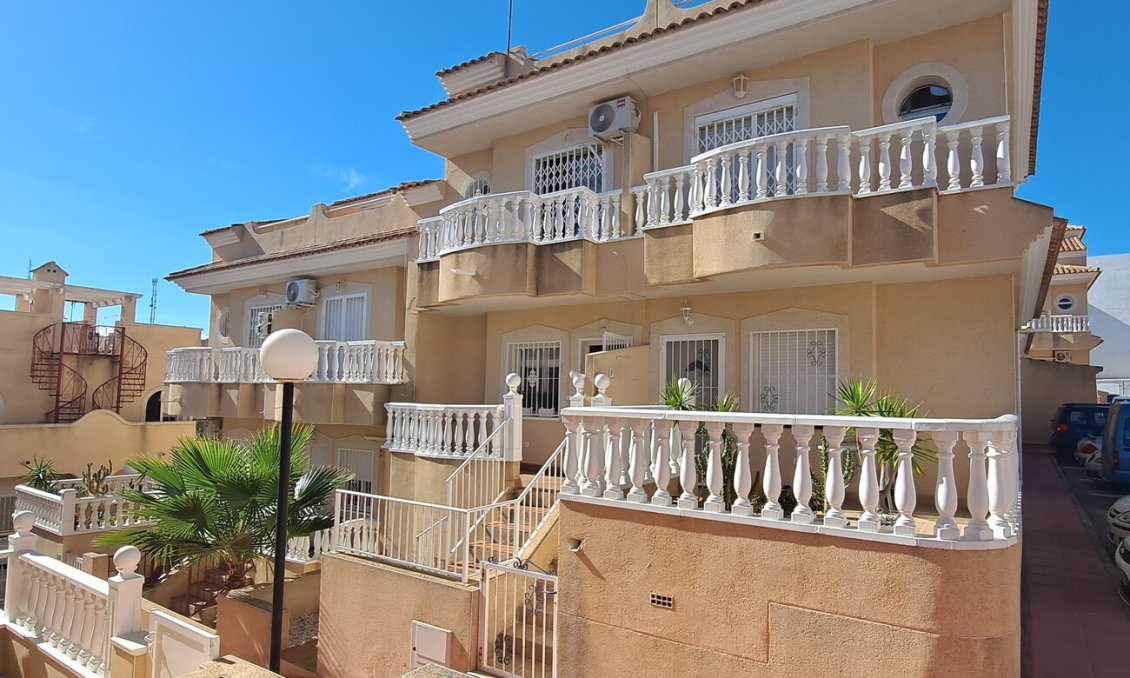 Használt Ingatlanok - Sorház -
Villamartin - Costa Blanca
