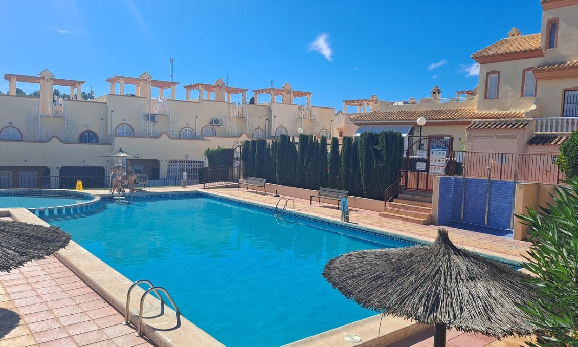 Használt Ingatlanok - Sorház -
Villamartin - Costa Blanca