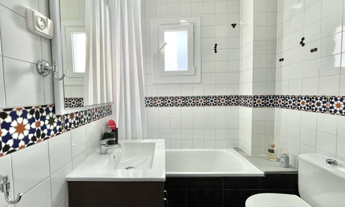 Használt Ingatlanok - Apartman -
Torrevieja - Calas Blanca