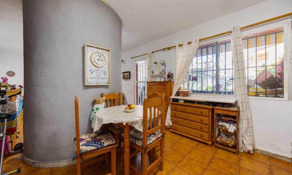 Segunda mano - Adosado -
Torrevieja - Nueva Torrevieja