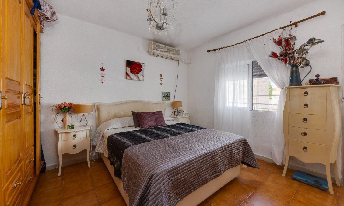 Segunda mano - Adosado -
Torrevieja - Nueva Torrevieja