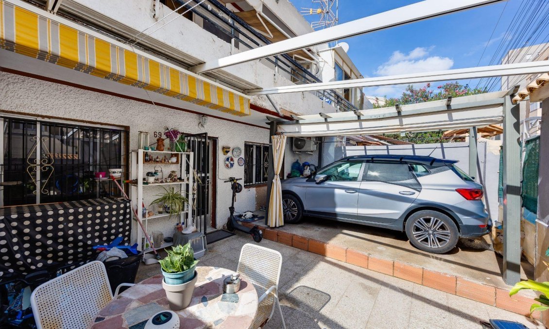 Segunda mano - Adosado -
Torrevieja - Nueva Torrevieja