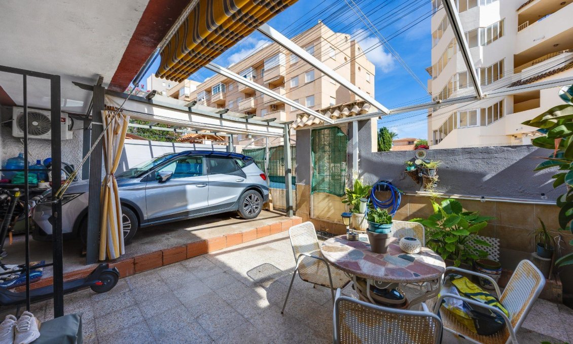 Segunda mano - Adosado -
Torrevieja - Nueva Torrevieja