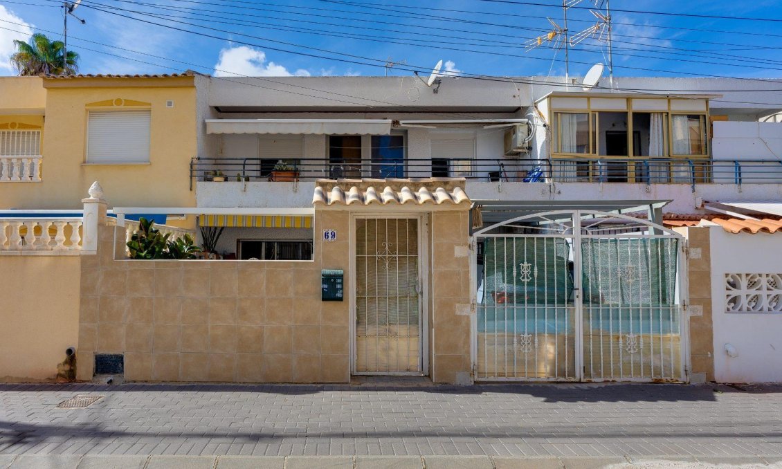 Segunda mano - Adosado -
Torrevieja - Nueva Torrevieja