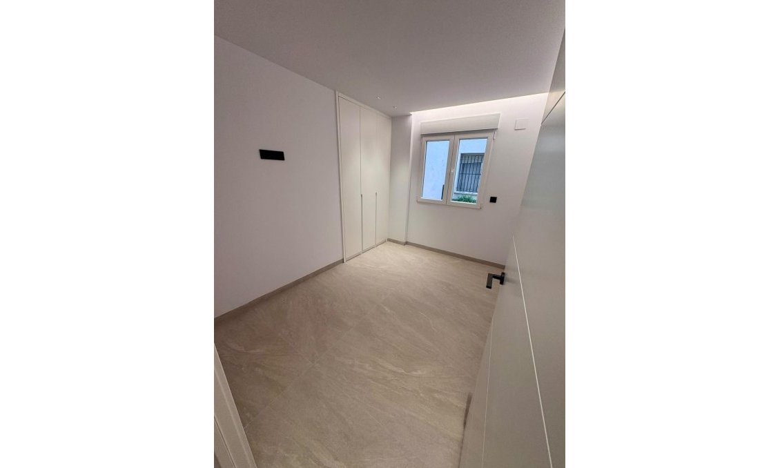 Wiederverkauf - Wohnung -
Torrevieja - Centro