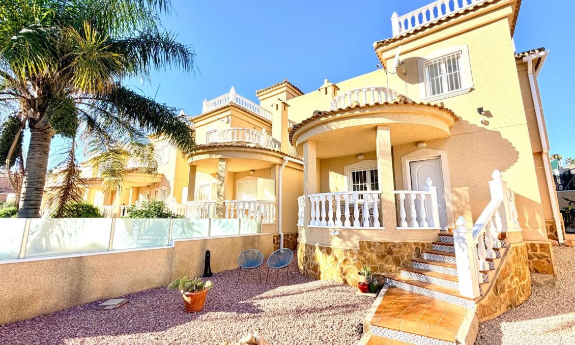 Segunda mano - Adosado -
Ciudad Quesada - Costa Blanca