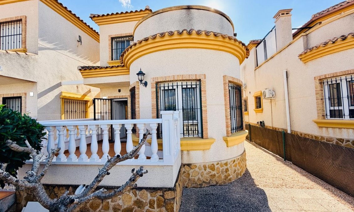 Wiederverkauf - Villa -
Los Montesinos - Costa Blanca
