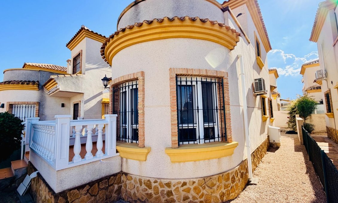 Wiederverkauf - Villa -
Los Montesinos - Costa Blanca